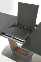 St�l BILOTTI, pl�t: tvrden� sklo + lakovan� MDF/podno�: dyhovan� MDF - orech + br�sen� nerezov� oce� - ilustra�n� obr�zok